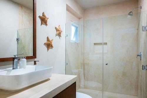 Apartamento Enchanting 4 Bedroom Ph, Steps From The Beach