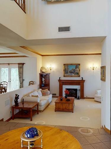 Best Views 4 Bed Villa Close To Beach And Spectrum