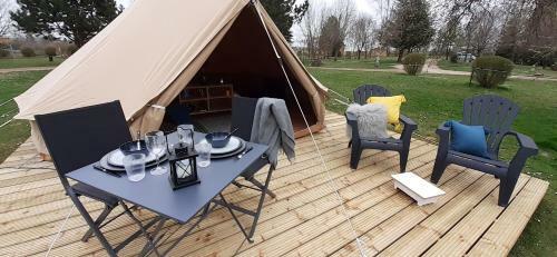 Tente Bell Au Camping Hautoreille
