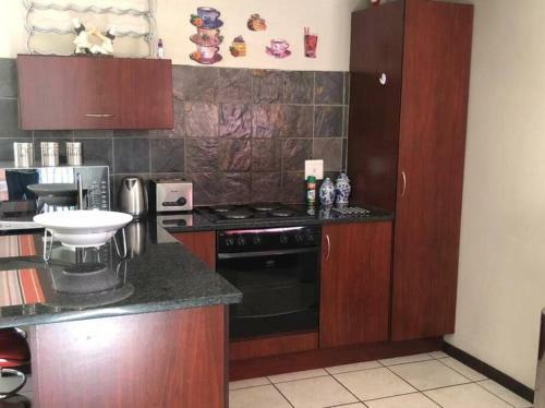 2 Bedroom Apartment, 5min Walking Distance To Mall