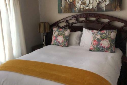 2 Bedroom Apartment, 5min Walking Distance To Mall