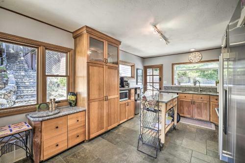 Lovely Los Gatos Escape With Decks And Mtn Views!