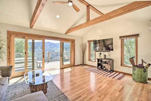 Lovely Los Gatos Escape With Decks And Mtn Views!