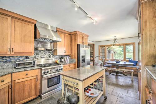 Lovely Los Gatos Escape With Decks And Mtn Views!