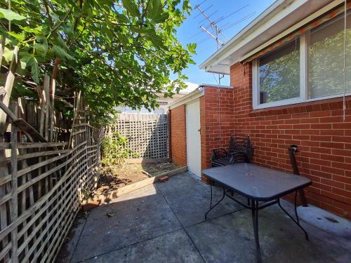 Adorable 2br1ba In Mckinnon With Hot Tub+parking