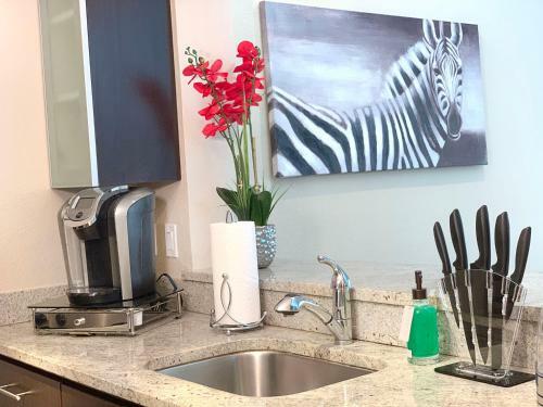Hollywood Hills !!! One Bedroom Apartment !!!