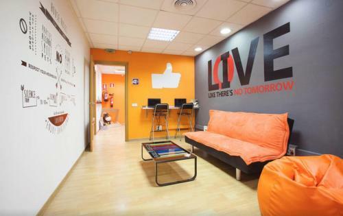 Holidaysbcn Hostel