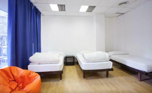 Holidaysbcn Hostel