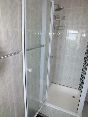 Dolphins Nook- 2 Bedroom Beach Apartment