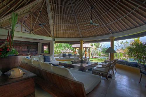 Istana Semer - Lovely Spacious Bali Tropical Villa