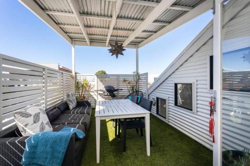 Scarborough Laneway Apartment - Executive Escapes
