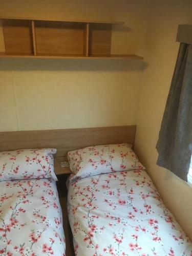 ?annie?- Warm Caravan, Farm Stay, Near Beaches