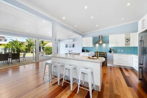 Sea Spray Retreat- Pool, Beach, Table Tennis