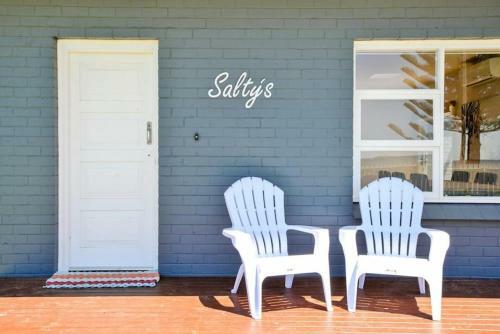 Salty's 4br Beachfront With Wifi And Pet Friendly