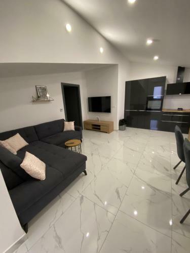 Villa Holiday Home ?marko? With Heated Pool!