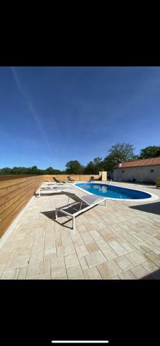 Villa Holiday Home ?marko? With Heated Pool!