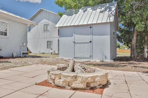 Rock 'n Reel - Riverfront Retreat