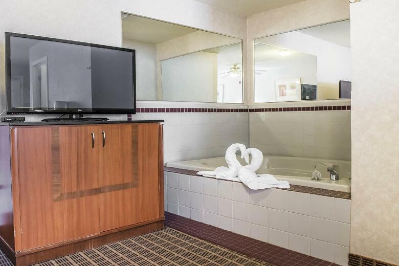 Hotel Quality Inn & Suites 1000 Isla