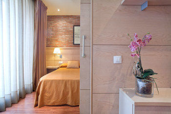 Serennia Apartamentos Arc De Triomf
