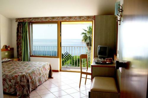 Hotel Cala Petrosa Resort