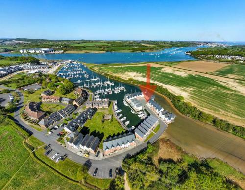 Olive House- 4 Bedroom Property On The Harbour!