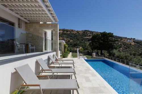 Fotinari Livadia Villa With Exclusive Sea View