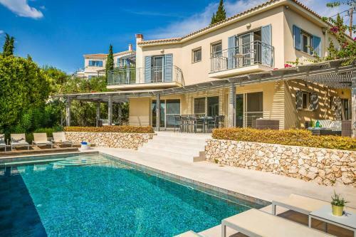 Kaminia Beach Villa