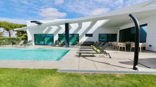 Villa Waterfall - Luxury Villa 10min From The Center