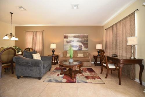 Gorgeous Windsor Hills Hm 2 Miles To Wdw-7825bs