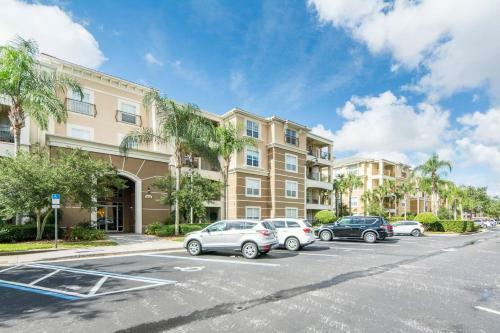 Vc6-106 3 Bedroom Great Location Lakeview