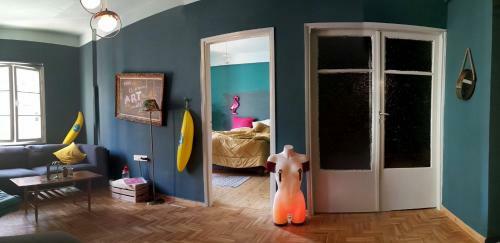 Pink Flamingo Apartment