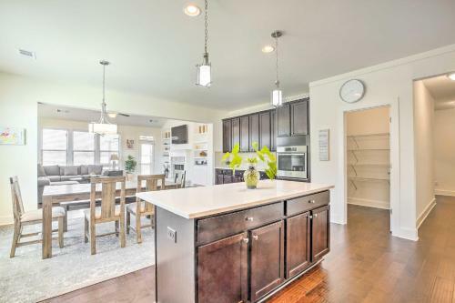 Peaceful Lawrenceville Home About 2 Mi To I-85!