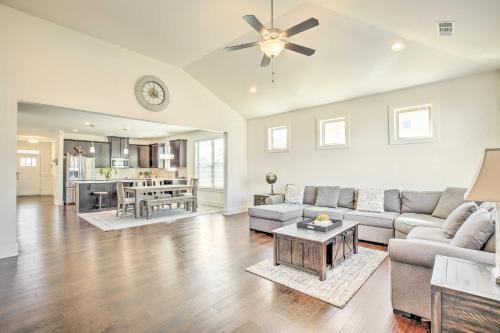 Peaceful Lawrenceville Home About 2 Mi To I-85!