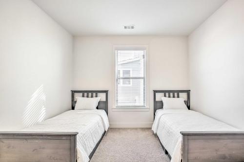 Peaceful Lawrenceville Home About 2 Mi To I-85!