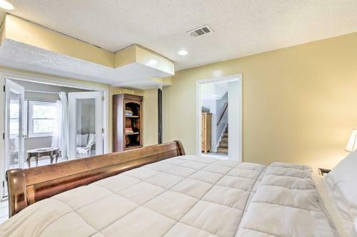 Lovely Lawrenceville Getaway With Private Yard!