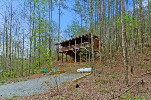 Autumns Hollow - Adorable Rustic Log Cabin Lake View, Pet Friendly