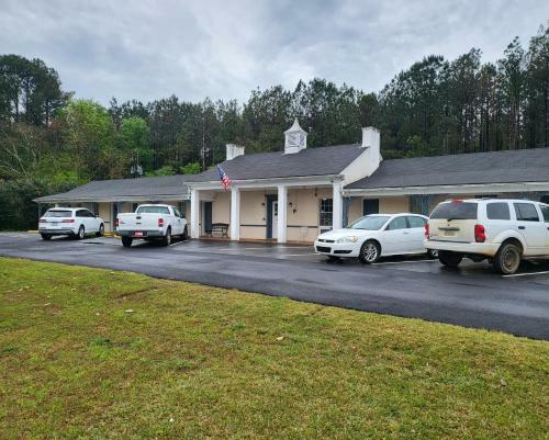 White Columns Motel