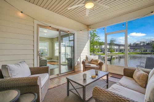 Waterside Retreat - Tons Of Amenities, Close To Everything!