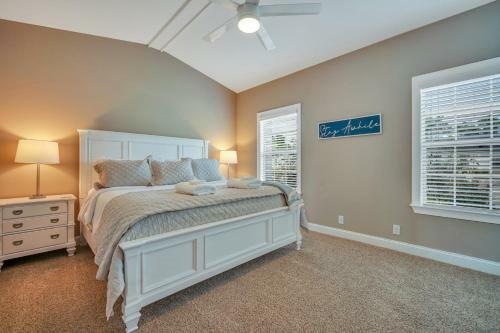 Waterside Retreat - Tons Of Amenities, Close To Everything!