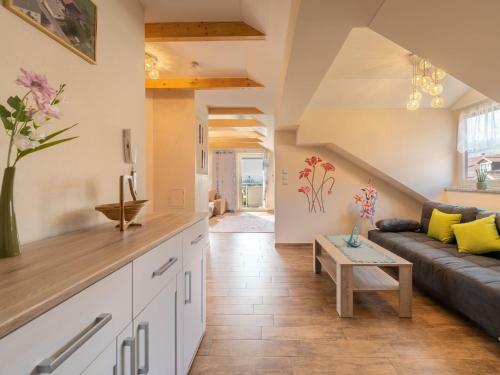 Inviting Apartment In Glei�enberg With Garden