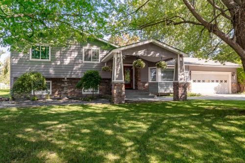 Tranquility Base - Family Fun Modern Farm House