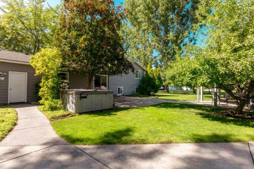 Tranquility Base - Family Fun Modern Farm House
