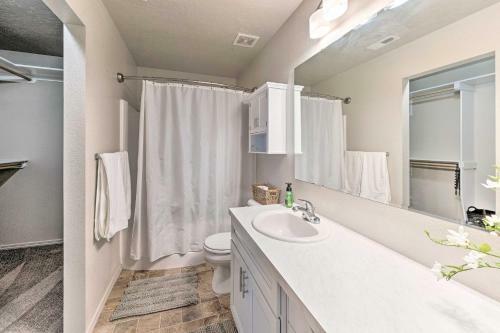 Stunning Nampa Home Nearby Park With Fire Pit!