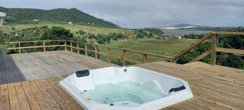 Villa Santorini Praia Do Rosa Com Piscina E Jacuzzi
