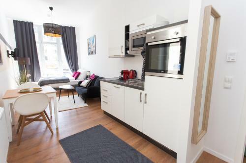 Full House Apartment Hotel