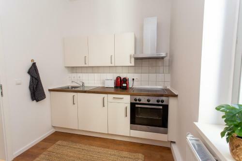 Full House Apartment Hotel