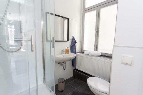 Full House Apartment Hotel