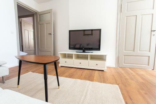 Full House Apartment Hotel