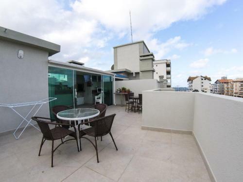 Apartamento A004 - Cobertura Duplex Praia De Bombas - Ed Victory