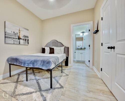 Luxury Downtown Apartment-2/2.5
